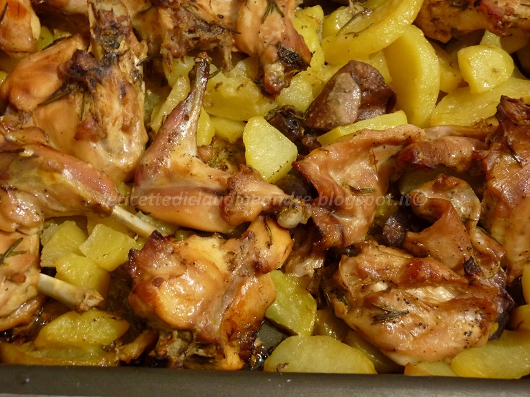 Coniglio al forno con le patate Ricetta ed ingredienti dei Foodblogger italiani