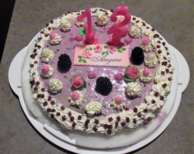 SARA HAPPY BIRTHDAY CAKE Torta di compleanno di Sara Ricetta ed
