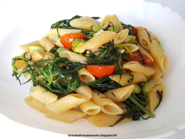 Pasta con agretti, zucchine, pomodorini | Ricetta ed ...