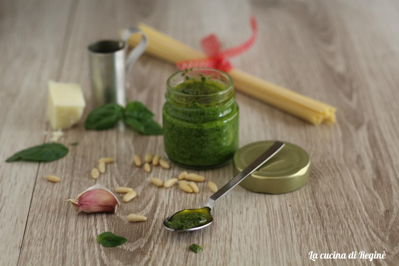 Pesto alla genovese fatto in casa Ricetta ed ingredienti dei