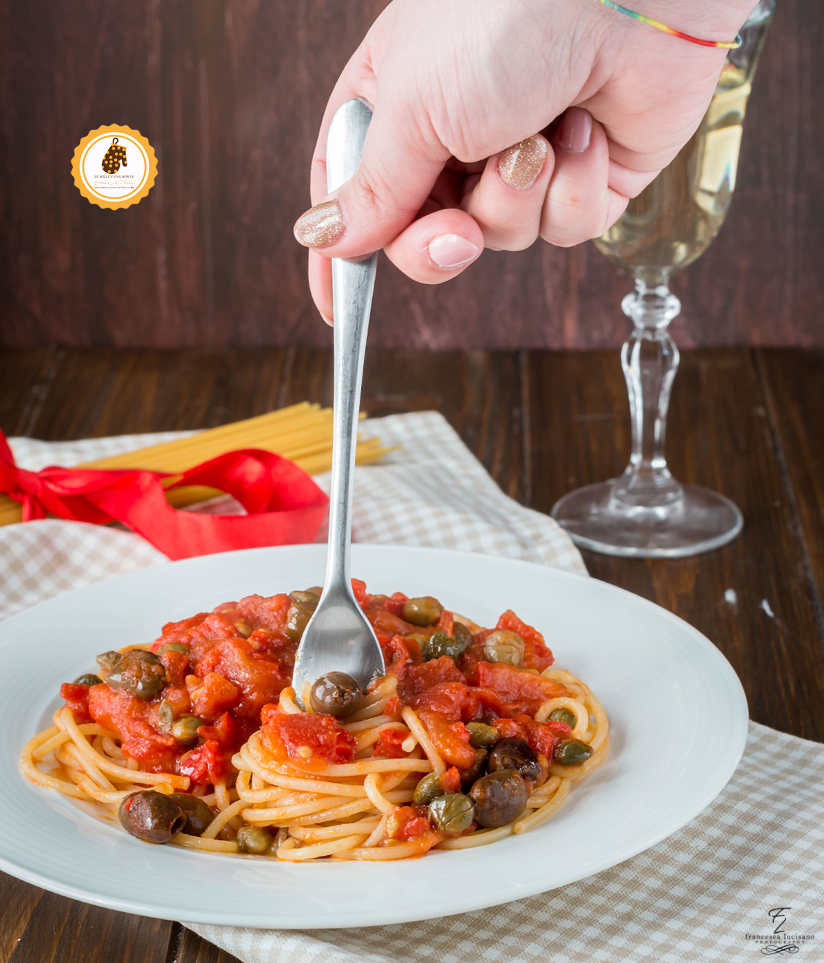 Spaghetti Al Pomodoro E Olive Taggiasche | Ricetta Ed Ingredienti Dei ...