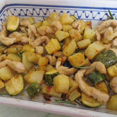 Patate, filetti di pollo e zucchine al forno | Ricetta ed ingredienti ...