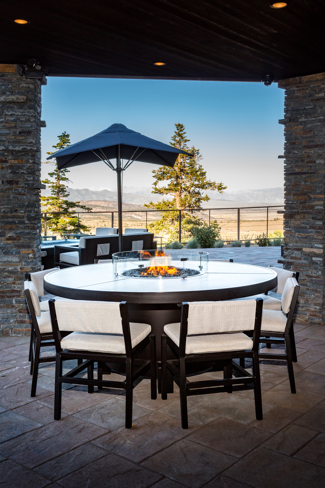 Outdoor Fire Pit Dining Table Choice | Ricetta ed ingredienti dei