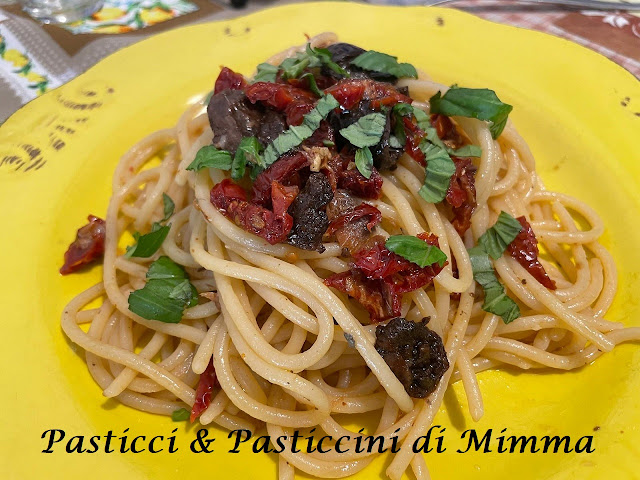 PASTA CON POMODORI SECCHI, OLIVE, CAPPERI E ALICI | Ricetta ed ...